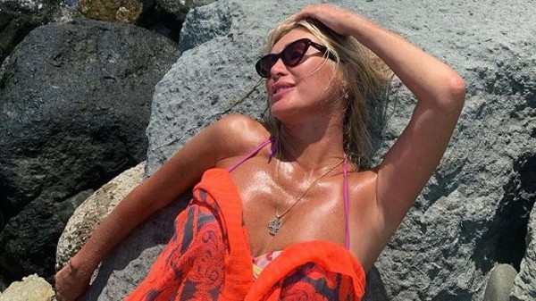 Звезда шансона Цыганова восхитила подписчиков снимками с отдыха в Сочи 