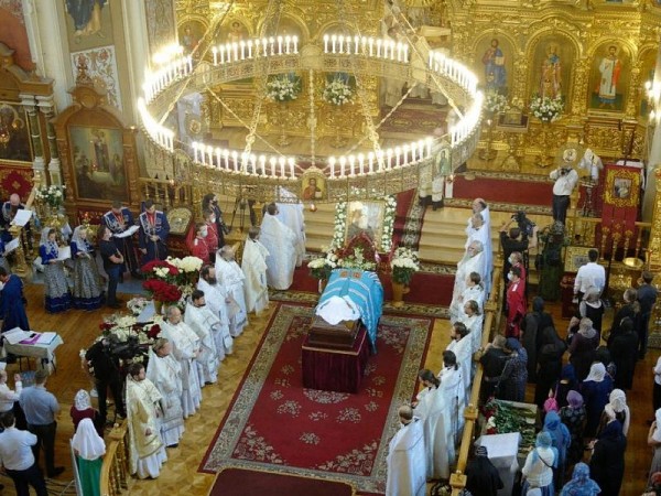 Кубанцы попрощались с митрополитом Екатеринодарским и Кубанским Исидором