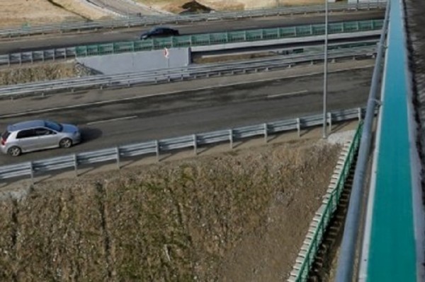 Узкого "горла" на М-4 "Дон" не будет: скоро откроют все 4 полосы на развязке перед Джубгой