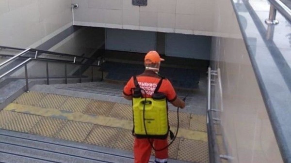 В Краснодаре продолжают комплексную дезинфекцию города