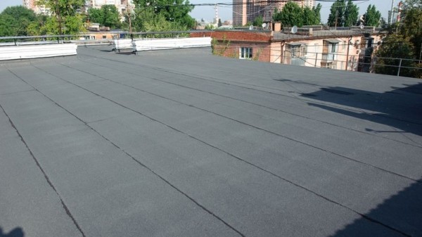 В 25 многоквартирных домах Краснодара капитально отремонтировали кровлю