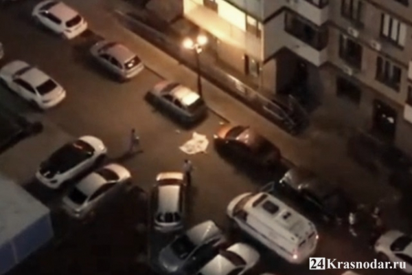 Выпала с высотки на Селезнева