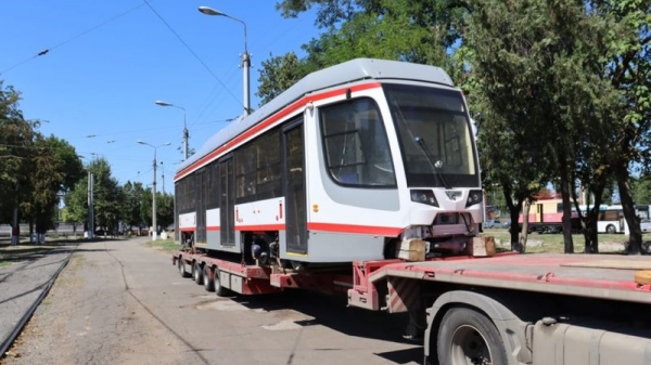 В Западное депо Краснодара доставили 11-й трамвай из партии 2020 г.