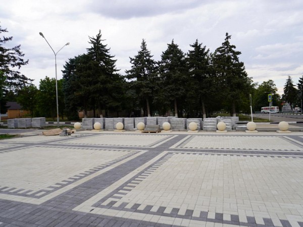 В Ленинградском районе Кубани к концу августа благоустроят парк отдыха