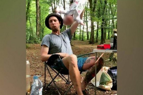 Пару, выложившую в соцсетях видео с перекидыванием младенца, могут лишить родительских прав Пару, выложившую в соцсетях видео с перекидыванием младенца, могут лишить родительских прав