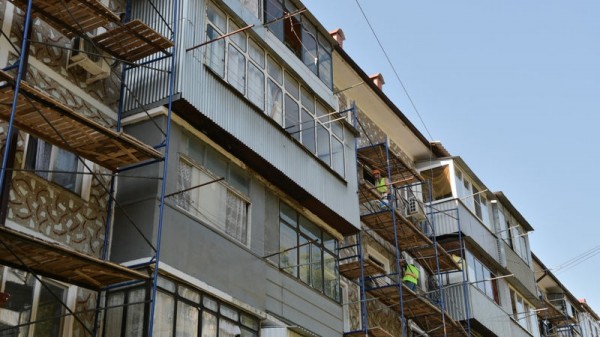 С начала года в Краснодаре отремонтировали 103 многоквартирных дома С начала года в Краснодаре отремонтировали 103 многоквартирных дома