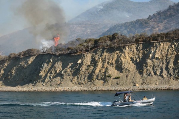 На Утрише под Анапой настоящее "горячее" бедствие – эвакуировали почти тысячу туристов