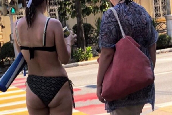 Жители Сочи вновь продолжают возмущаться "полуголыми" туристами (ВИДЕО)