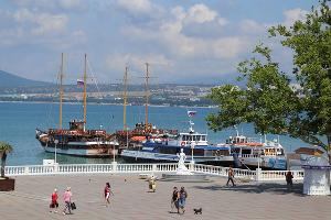 Награды, выставки и шоу на воде. Геленджик отметил свое 189-летие