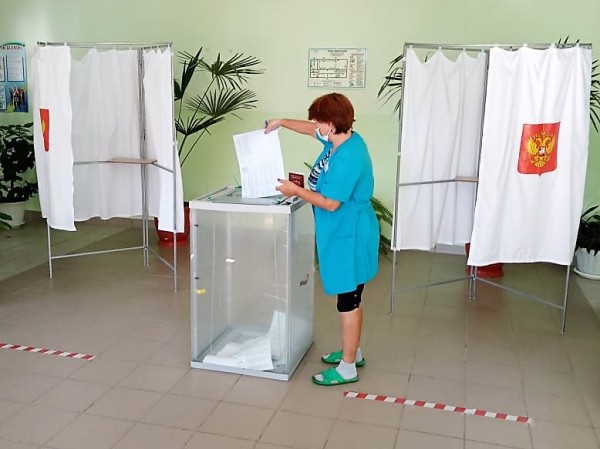 Мониторинг общественников показал, что выборы на Кубани проходят организованно и с соблюдением мер безопасности Мониторинг общественников показал, что выборы на Кубани проходят организованно и с соблюдением мер безопасности