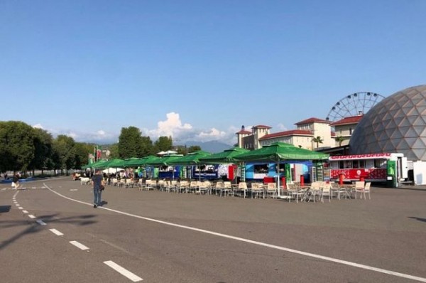 Роспотребнадзор проверил точки общепита в преддверии «Формулы-1» в Сочи Роспотребнадзор проверил точки общепита в преддверии «Формулы-1» в Сочи