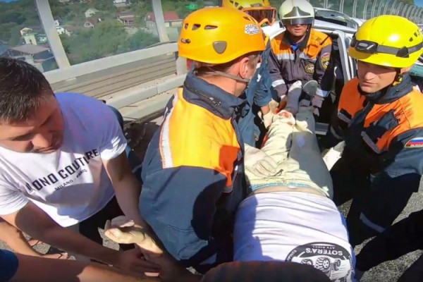 Стало известно о втором погибшем в массовом ДТП в Сочи (Видео) Стало известно о втором погибшем в массовом ДТП в Сочи (Видео)