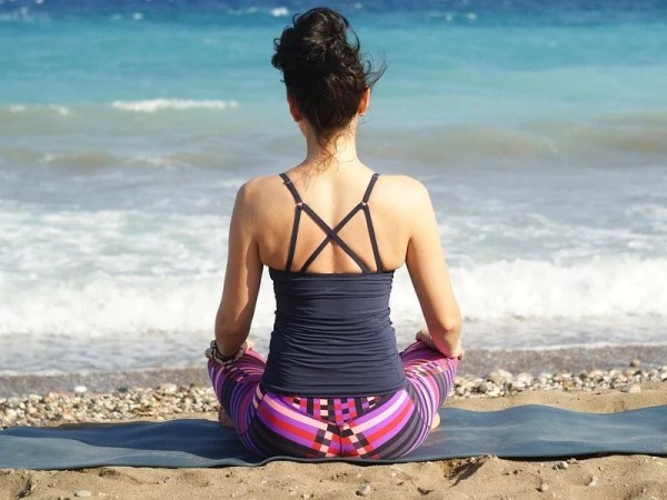 Ученые выяснили, какая медитация делает счастливее Ученые выяснили, какая медитация делает счастливее