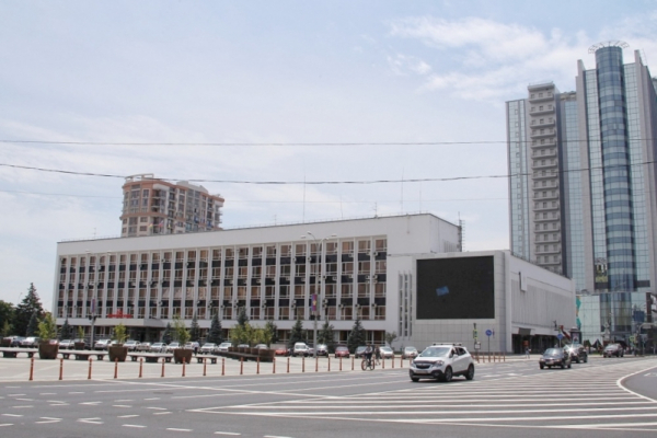 Большая чистка: мэрия Краснодара разом лишилась восьми крупных чиновников Большая чистка: мэрия Краснодара разом лишилась восьми крупных чиновников