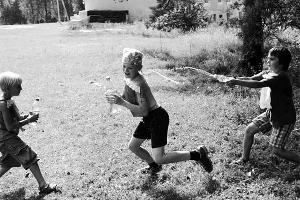 А у нас во дворе. Любимые игры советских детей