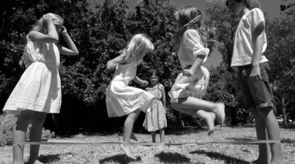 А у нас во дворе. Любимые игры советских детей