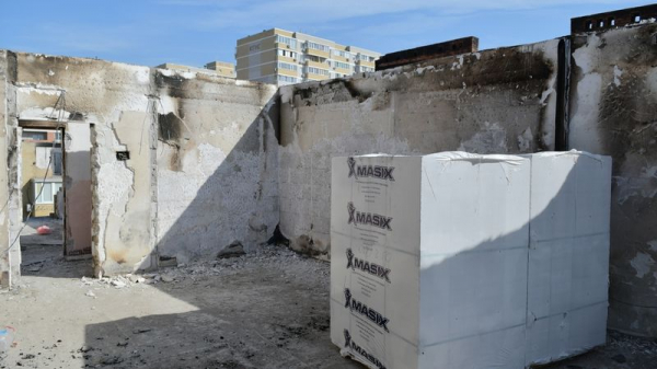 В пострадавшем от пожара доме по ул. Российской в Краснодаре продолжаются восстановительные работы В пострадавшем от пожара доме по ул. Российской в Краснодаре продолжаются восстановительные работы