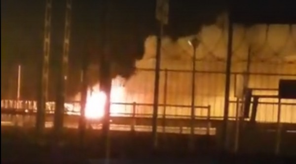 В Сочи на трассе сгорела "Приора" (ВИДЕО)