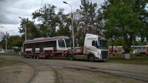 В Западное депо Краснодара доставили 18-й трамвай из партии 2020 года
