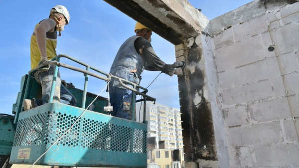 В пострадавшем от пожара доме по ул. Российской в Краснодаре продолжаются восстановительные работы В пострадавшем от пожара доме по ул. Российской в Краснодаре продолжаются восстановительные работы