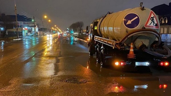 В Краснодаре ликвидируют локальные подтопления