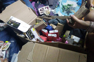 «Не было сил улыбаться каждому, просто вышли и помогаем». Как собирают гуманитарную помощь для погорельцев в Музыкальном