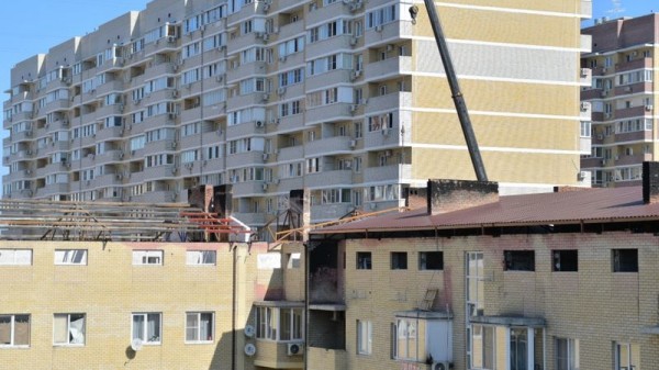 Почти 9 миллионов рублей выплатили жильцам пострадавшего при пожаре дома по улице Российской в Краснодаре