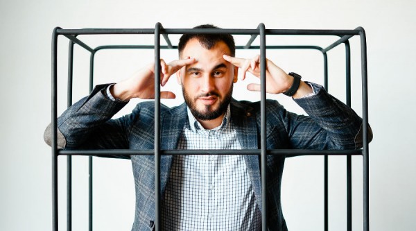 «Финансово грамотными людьми сложно управлять». Максим Манахов о менталитете, израильских корнях и о том, как не возвращать деньги «Финансово грамотными людьми сложно управлять». Максим Манахов о менталитете, израильских корнях и о том, как не возвращать деньги