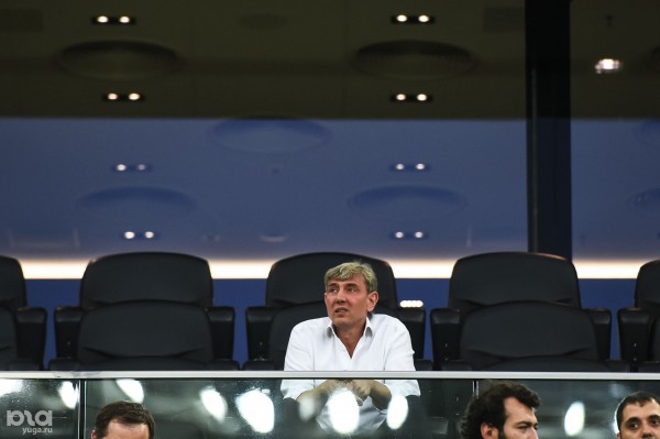 «Он не олигарх, он сам себя сделал». Журналист BBC рассказал о Сергее Галицком и его команде