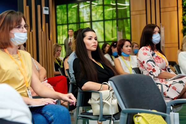 Женское дело. Как построить бизнес без стереотипов и с господдержкой Женское дело. Как построить бизнес без стереотипов и с господдержкой