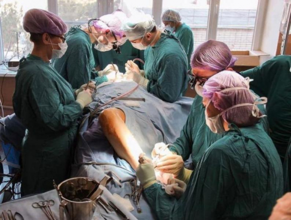 В Краснодаре медики провели редкую операцию по восстановлению челюсти из кости ноги В Краснодаре медики провели редкую операцию по восстановлению челюсти из кости ноги