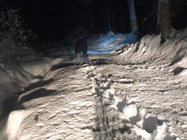 В Сочи группа туристов застряла на перевале Аишхо из-за сильного снегопада В Сочи группа туристов застряла на перевале Аишхо из-за сильного снегопада