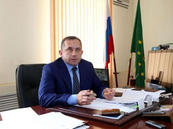 Глава Гиагинского района Адыгеи ушел в отставку на фоне уголовного преследования