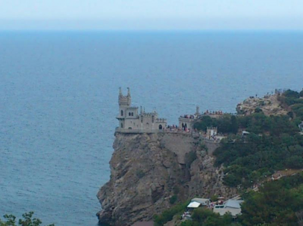В Крыму Ласточкино гнездо открывается после реставрации