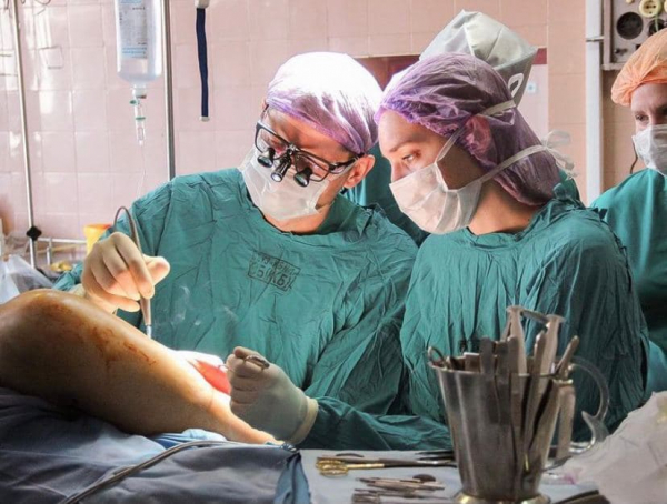 В Краснодаре медики провели редкую операцию по восстановлению челюсти из кости ноги В Краснодаре медики провели редкую операцию по восстановлению челюсти из кости ноги