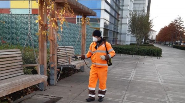 В Краснодаре за сутки провели санобработку более 150 общественных мест В Краснодаре за сутки провели санобработку более 150 общественных мест