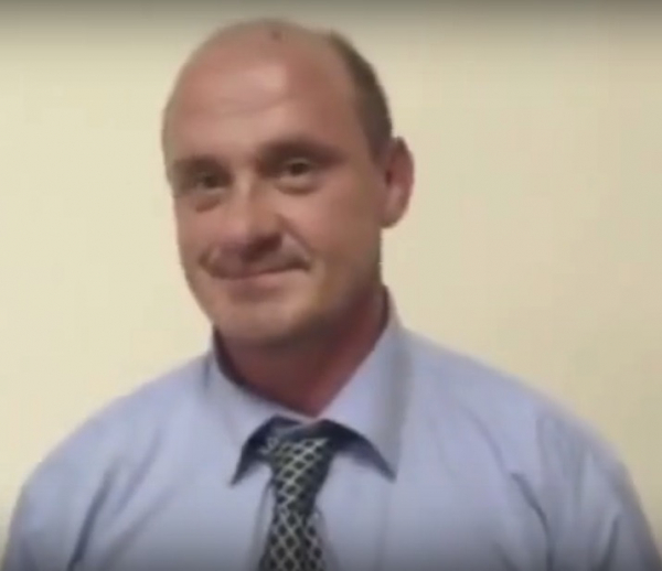 Мужчина выдал себя за помощника губернатора и несколько дней "терроризировал" власти кубанской станицы Мужчина выдал себя за помощника губернатора и несколько дней "терроризировал" власти кубанской станицы