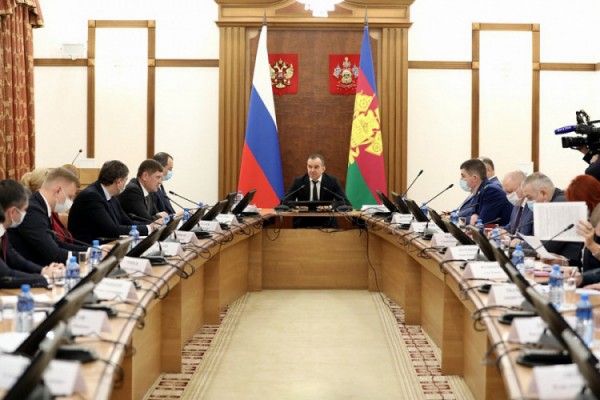 Губернатор поручил максимально усилить контроль за соблюдением санитарных норм на курортах в преддверии зимнего сезона Губернатор поручил максимально усилить контроль за соблюдением санитарных норм на курортах в преддверии зимнего сезона