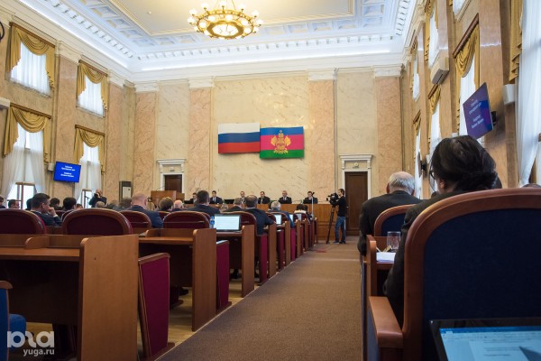 &laquo;Экономика Кубани чувствует себя спокойно&raquo;. Интервью с председателем ЗСК Юрием Бурлачко