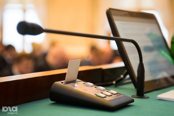 &laquo;Экономика Кубани чувствует себя спокойно&raquo;. Интервью с председателем ЗСК Юрием Бурлачко