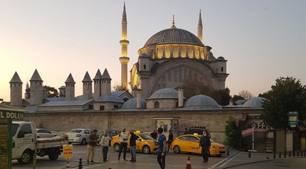 Стамбульский синдром. Город контрастов, правила путешествий и новая реальность