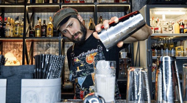 Видеосалон, Пеппер, Бюро. Артур Сергеев &mdash; о том, как открывать бары