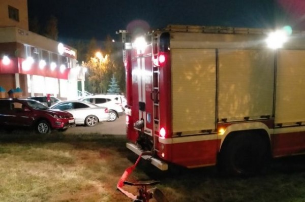 В Краснодаре потушили крупный пожар в гостинице В Краснодаре потушили крупный пожар в гостинице