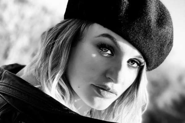 &laquo;Худеть ради моды не буду&raquo;. Модель plus size - о диетах и любви к себе