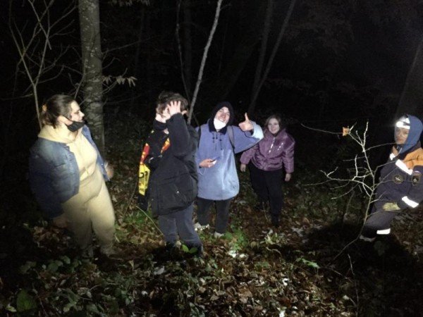 В Сочи спасатели помогли туристам, заблудившимся в районе Агурского ущелья В Сочи спасатели помогли туристам, заблудившимся в районе Агурского ущелья