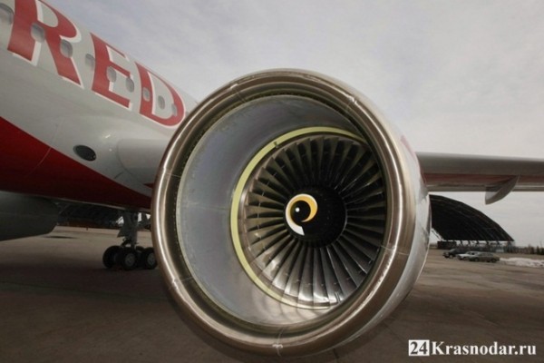 В Краснодаре экстренно приземлился самолет летевший из Турции В Краснодаре экстренно приземлился самолет летевший из Турции