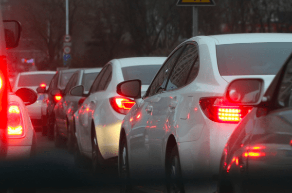 В районе Тургеневского моста в Краснодаре образовались 9-бальные пробки В районе Тургеневского моста в Краснодаре образовались 9-бальные пробки