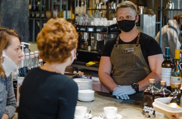 «Цель — дать каждому то, что ему хочется». Соучредитель «Петрушки» — о философии сети, пицце, экологии и самой быстрой доставке