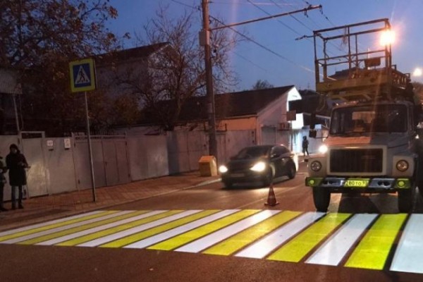 В Краснодаре заработали новые проекционные пешеходные переходы В Краснодаре заработали новые проекционные пешеходные переходы