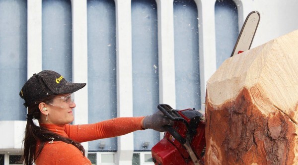 Девушка и бензопила. Интервью с Анастасией Каминской о том, как увлечение стало бизнесом